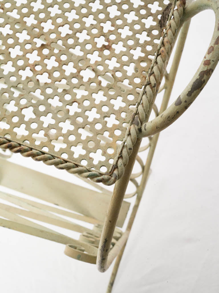 Understated vintage charm piece