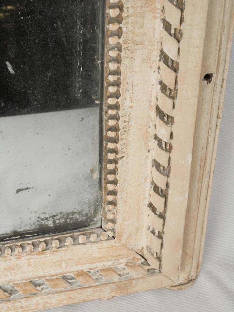 Delicate floral motif framed piece