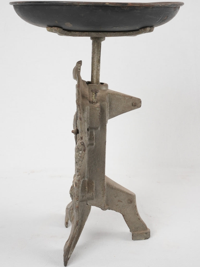 Antique-style kitchen counter weigh scale