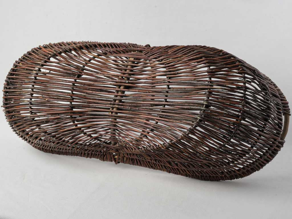 Decorative ground tactile basket