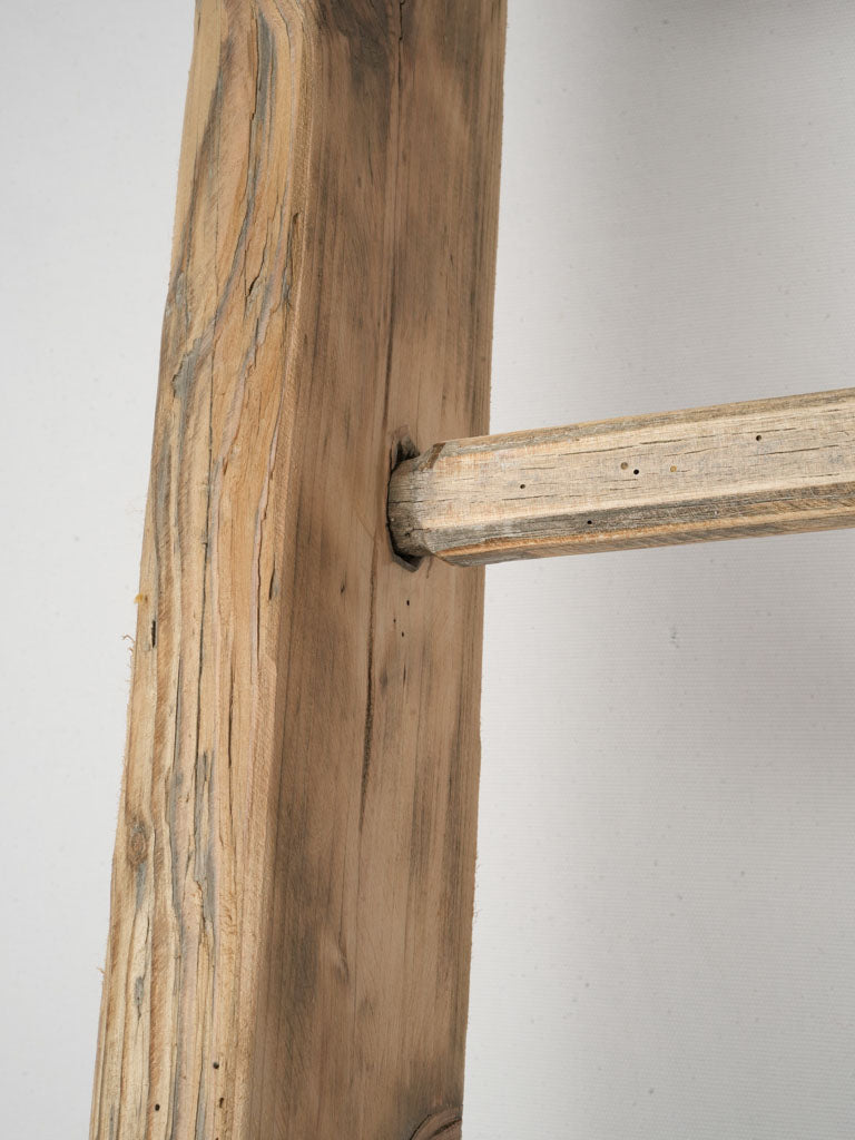 Timeworn grain decorative piece