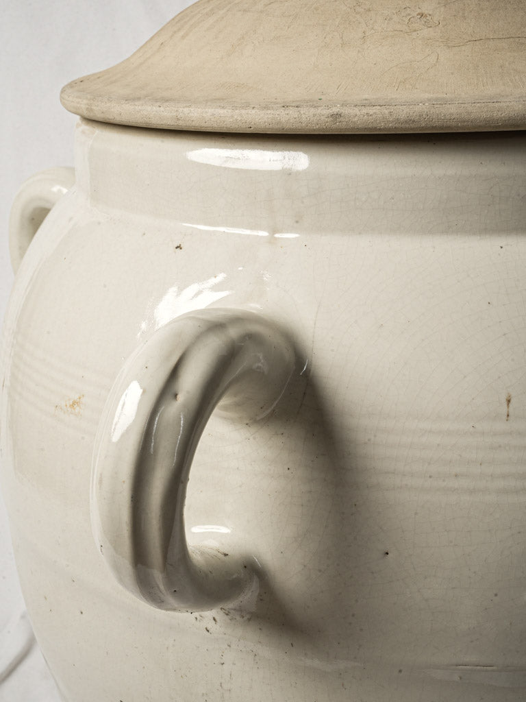 Robust loop-handled salting pot