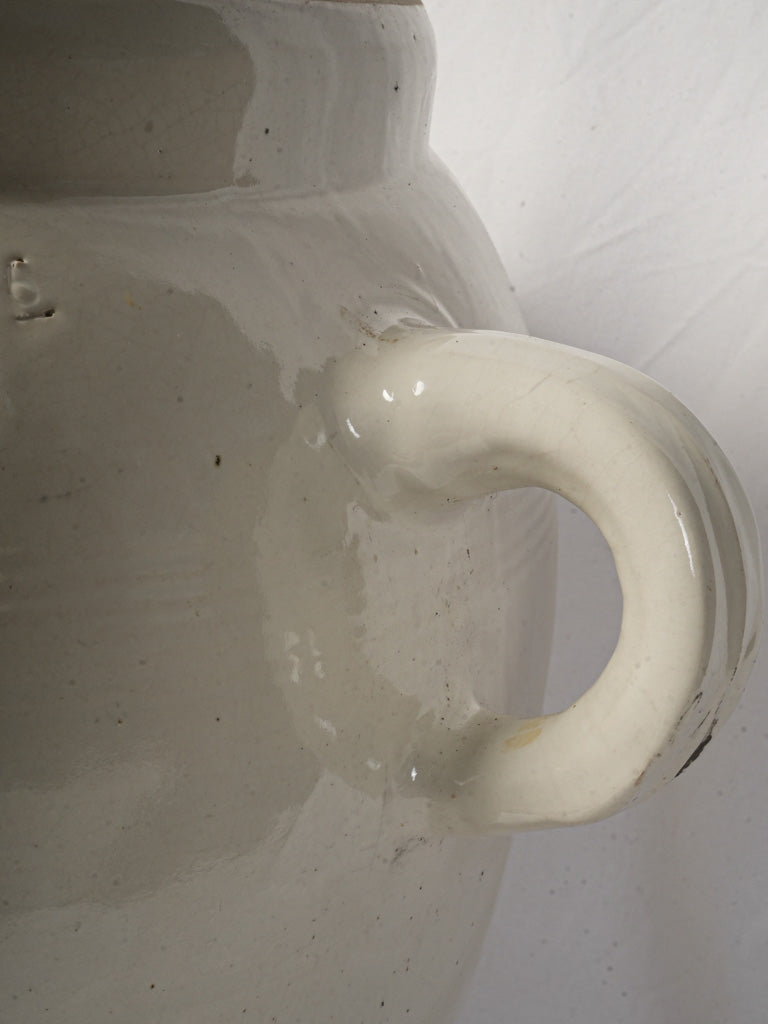 Hygienic lidded ceramic container