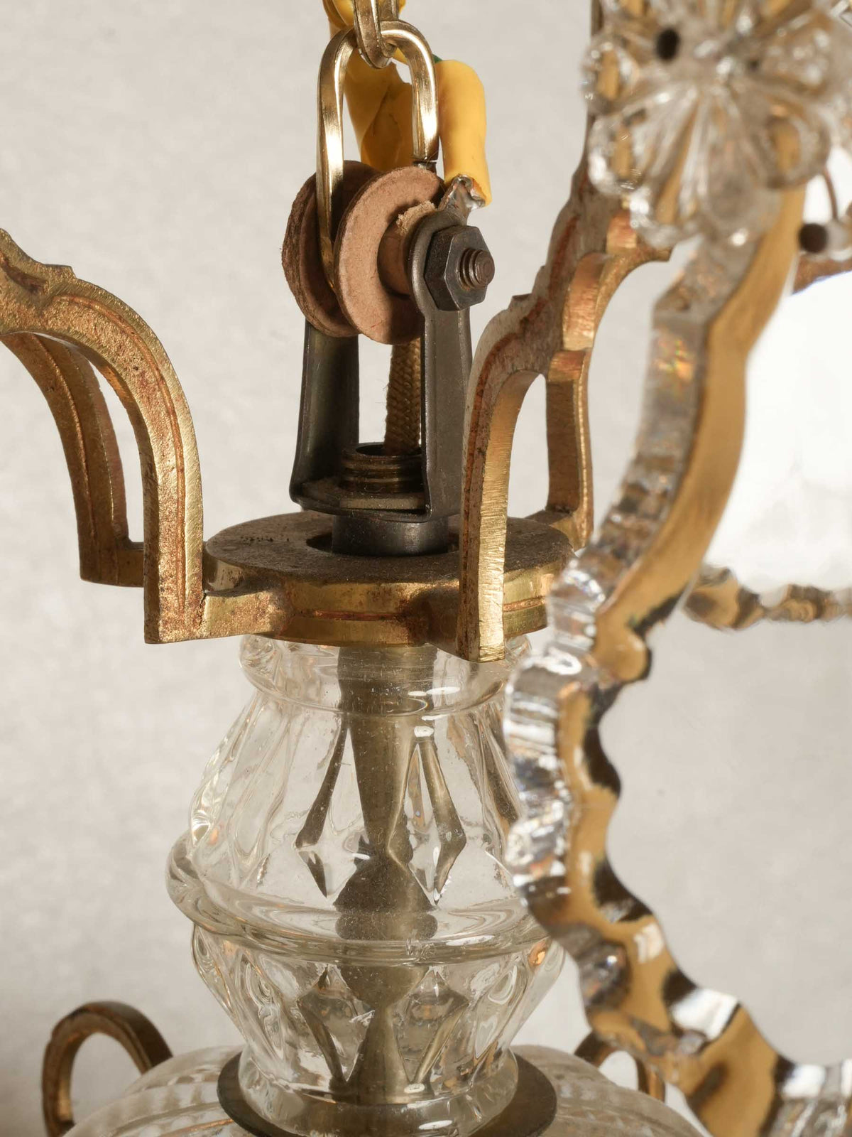 Glamorous Six-Light Chandelier w/ Glass Pendants and Fringed Shades - 32¾" x 17"