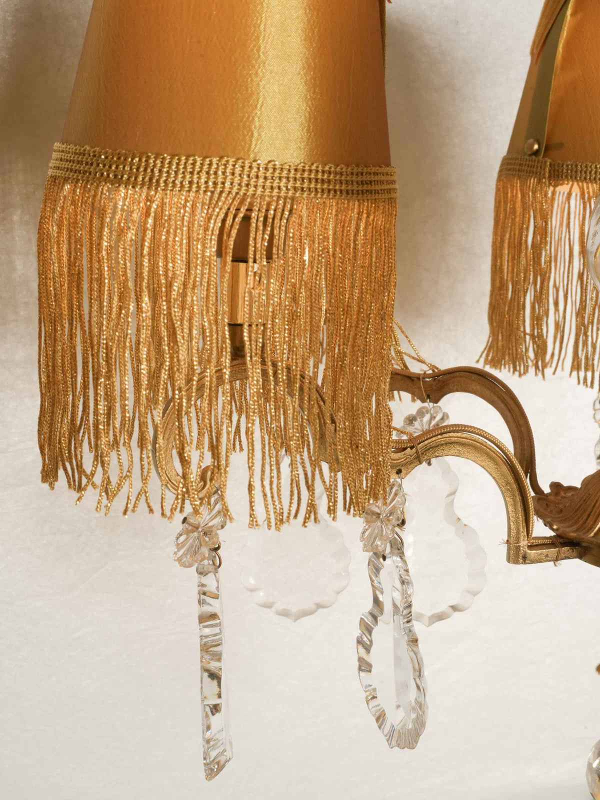 Glamorous Six-Light Chandelier w/ Glass Pendants and Fringed Shades - 32¾" x 17"