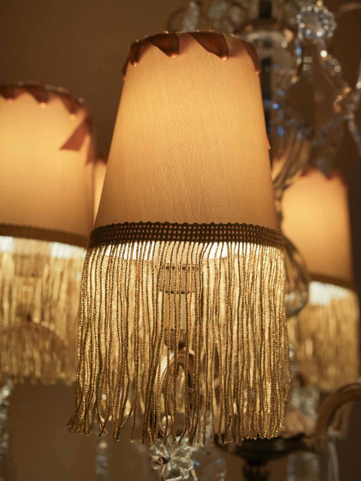 Glamorous Six-Light Chandelier w/ Glass Pendants and Fringed Shades - 32¾" x 17"