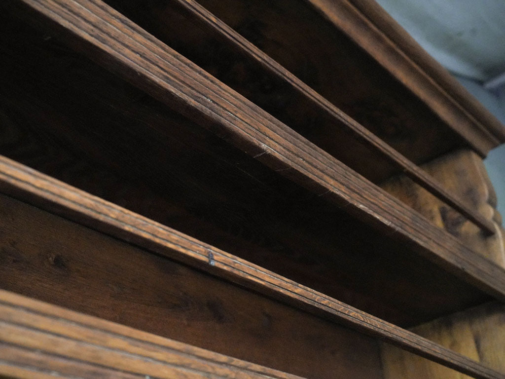 Timeless expressive kitchen décor