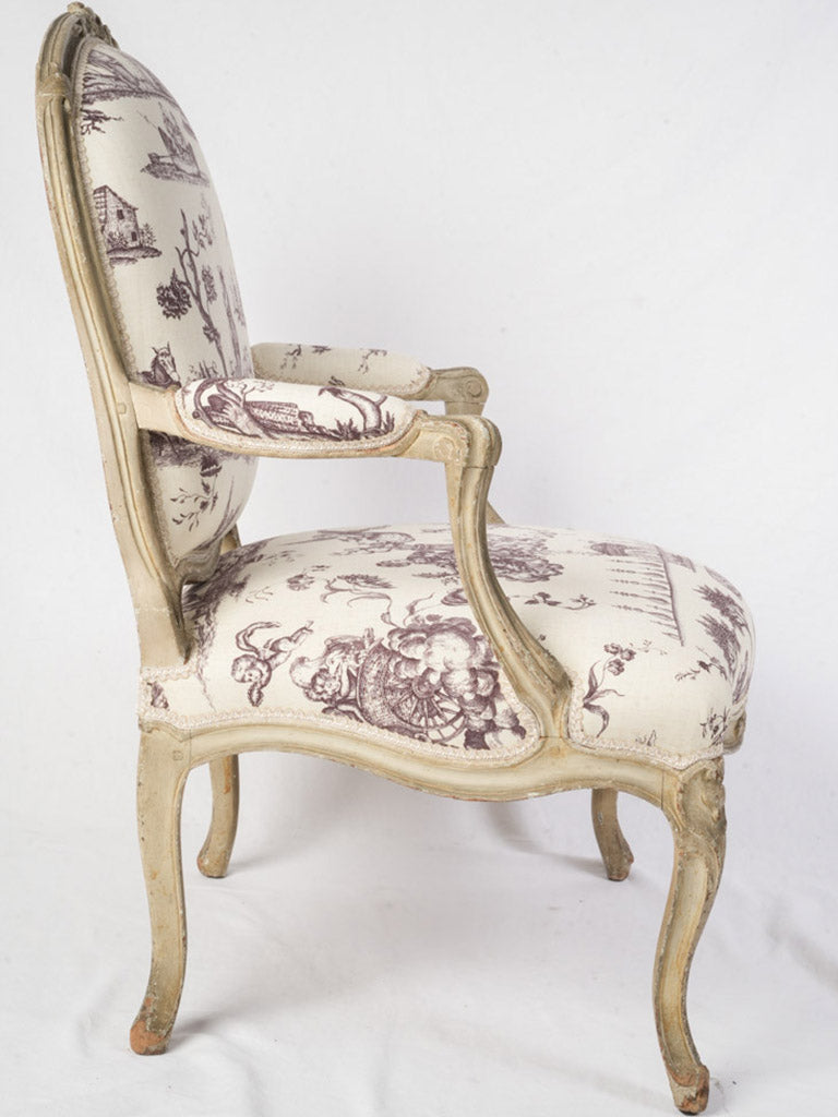 Grey-green undertones armchair