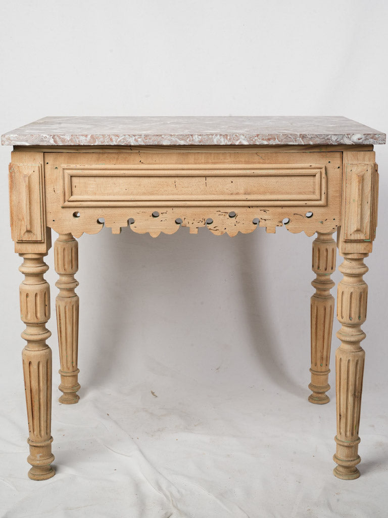 Charming early 20th-century furniture piece  