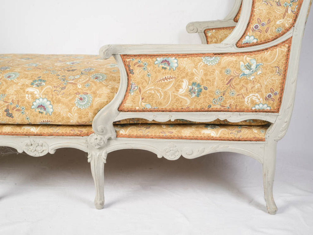 Luxurious Provençal styled daybed