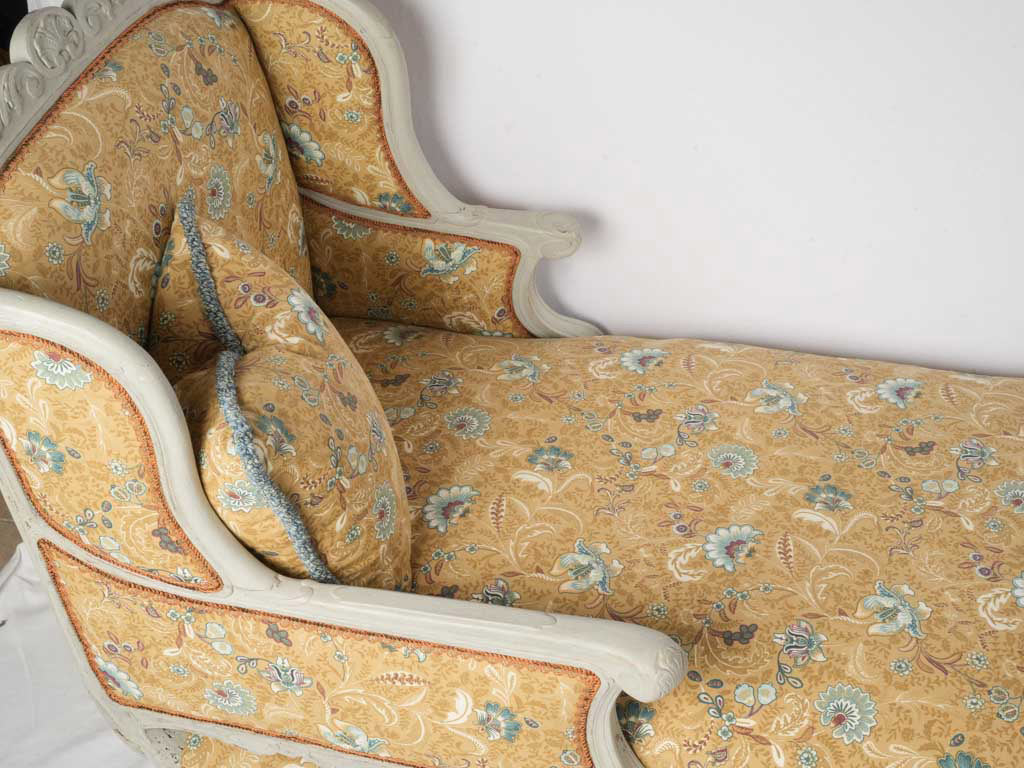 Patinated walnut Louis XV daybed