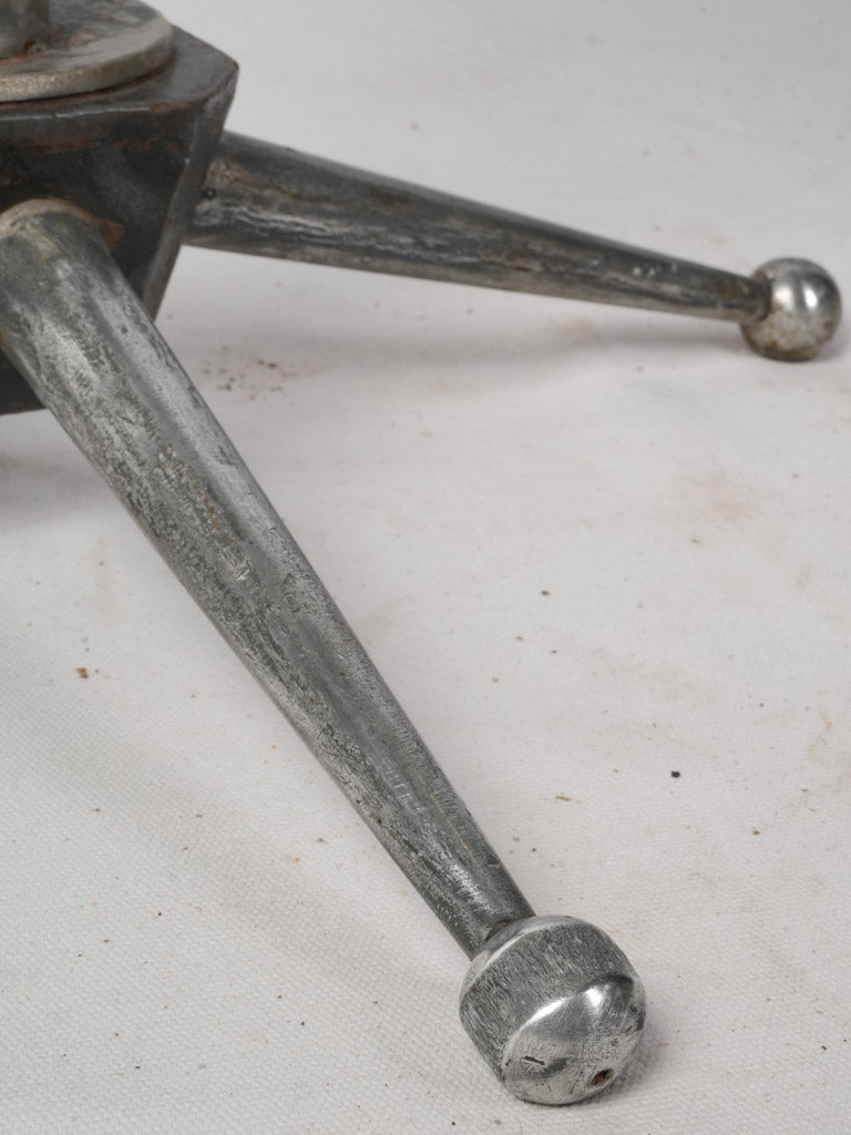 Unique tapered arm table