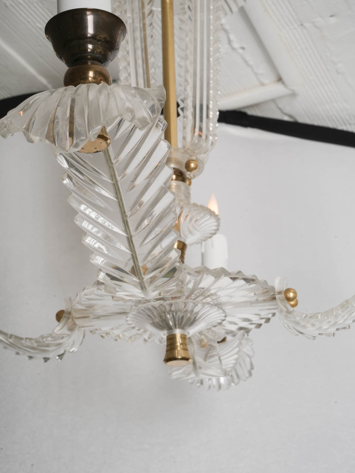 Poised 1960s–70s French Four-Light Plexiglass and Brass Chandelier - 20½" x 19¾"