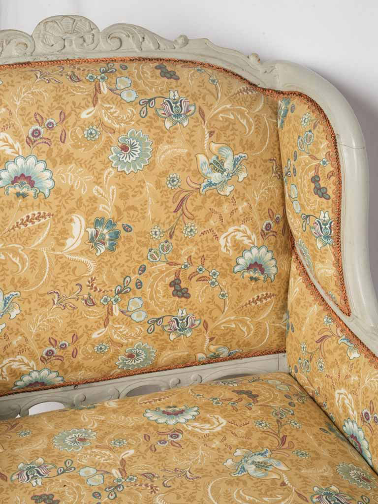 Charming antique style wooden duchesse
