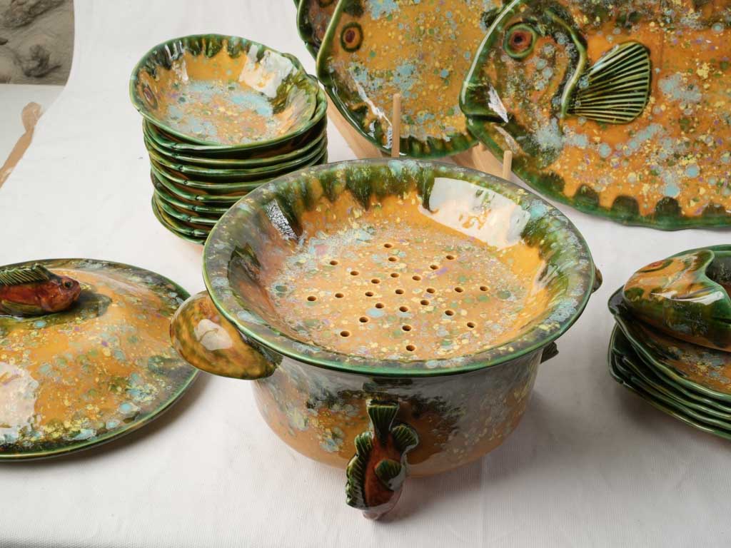 Deep green rimmed bowls