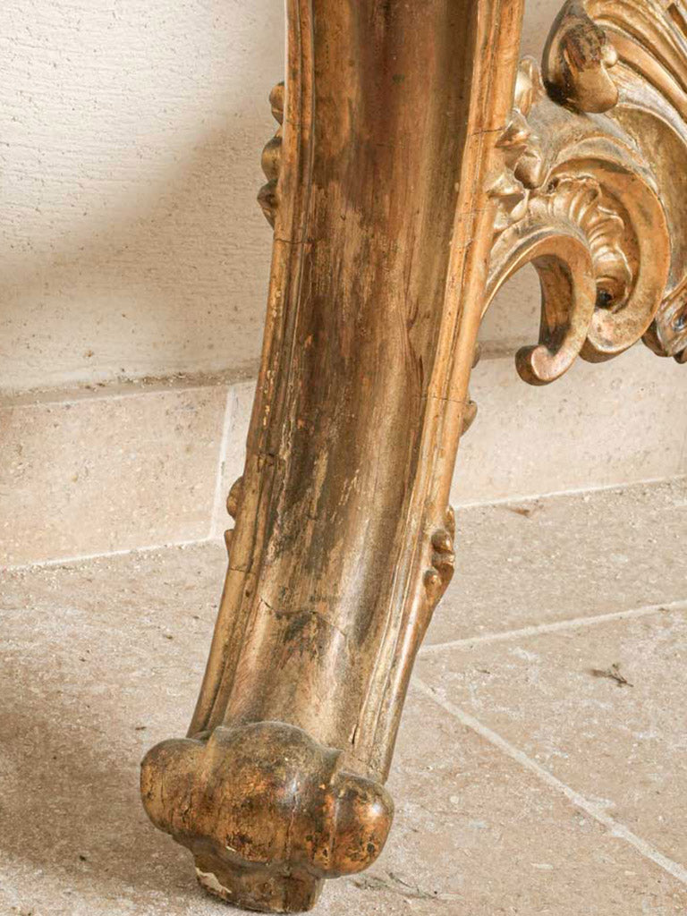Lively ornamentation console table