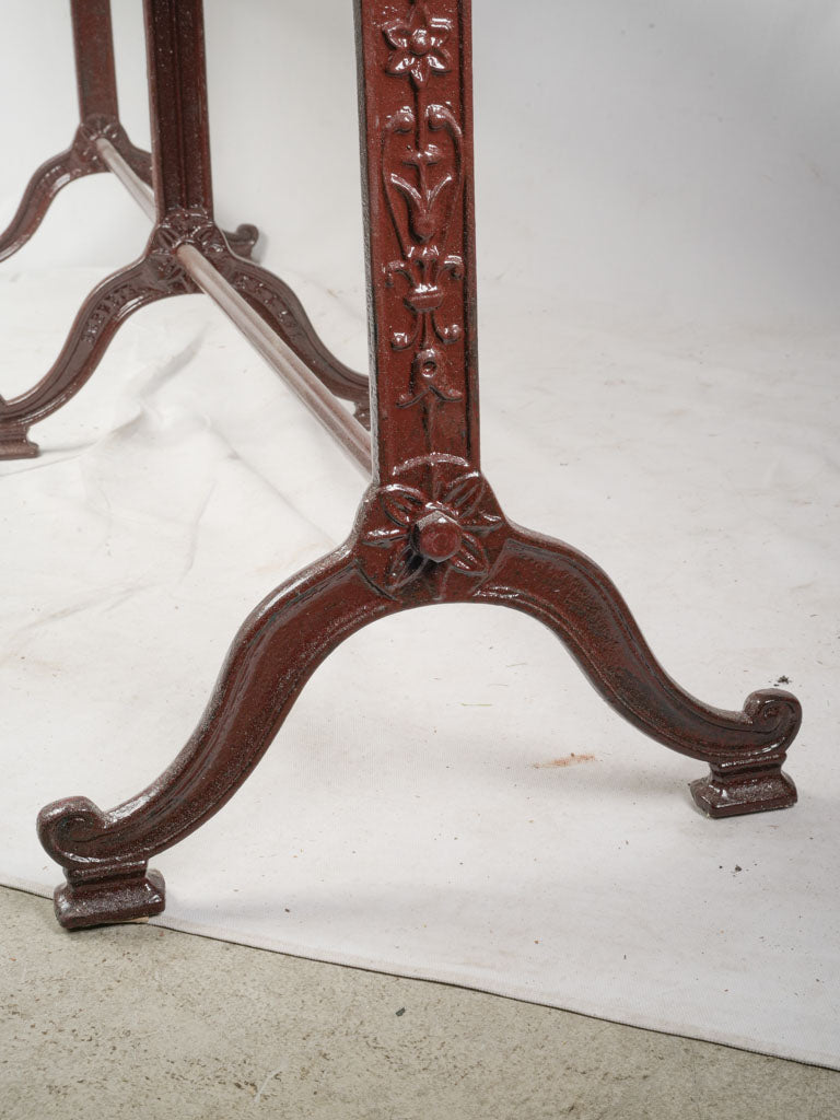 Ornamental details dining table