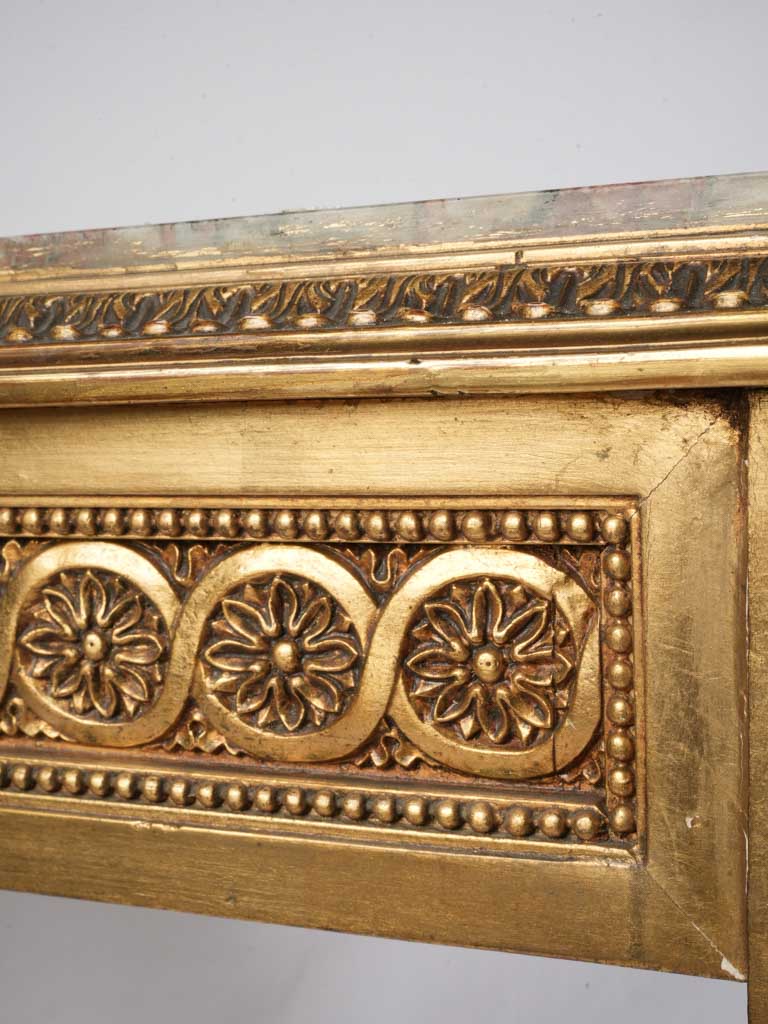 Textured marble veined top console
