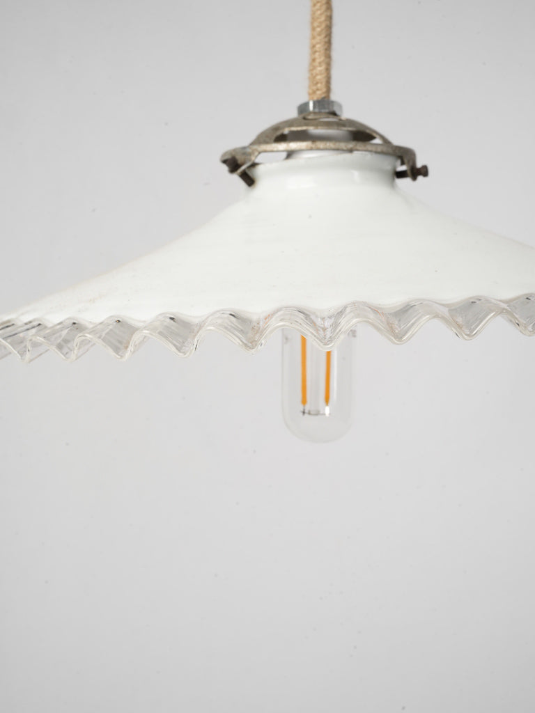 Delicate scalloped opaline light duos  