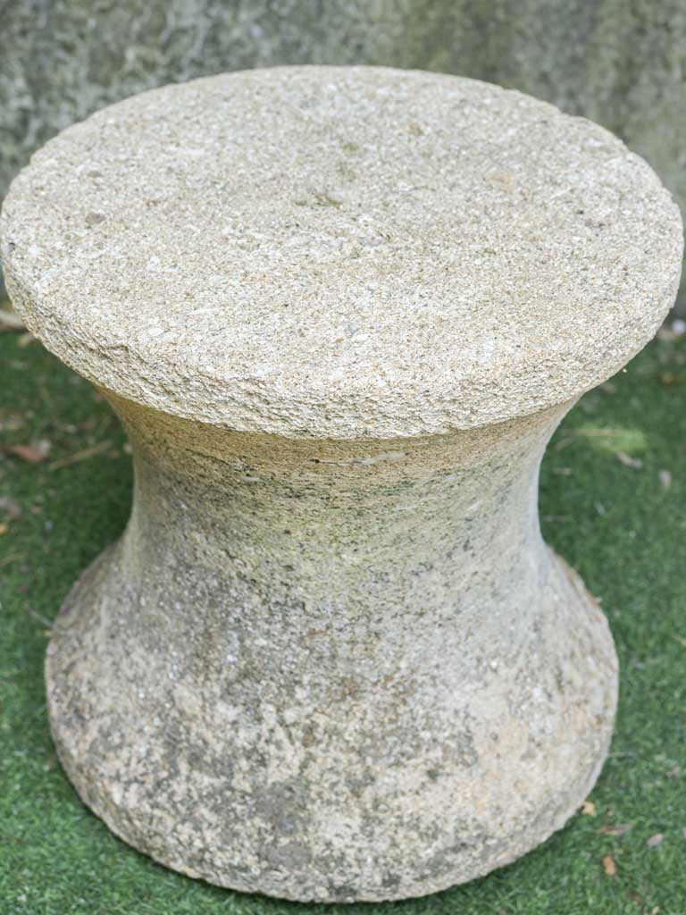 Textured Gard stone pedestal