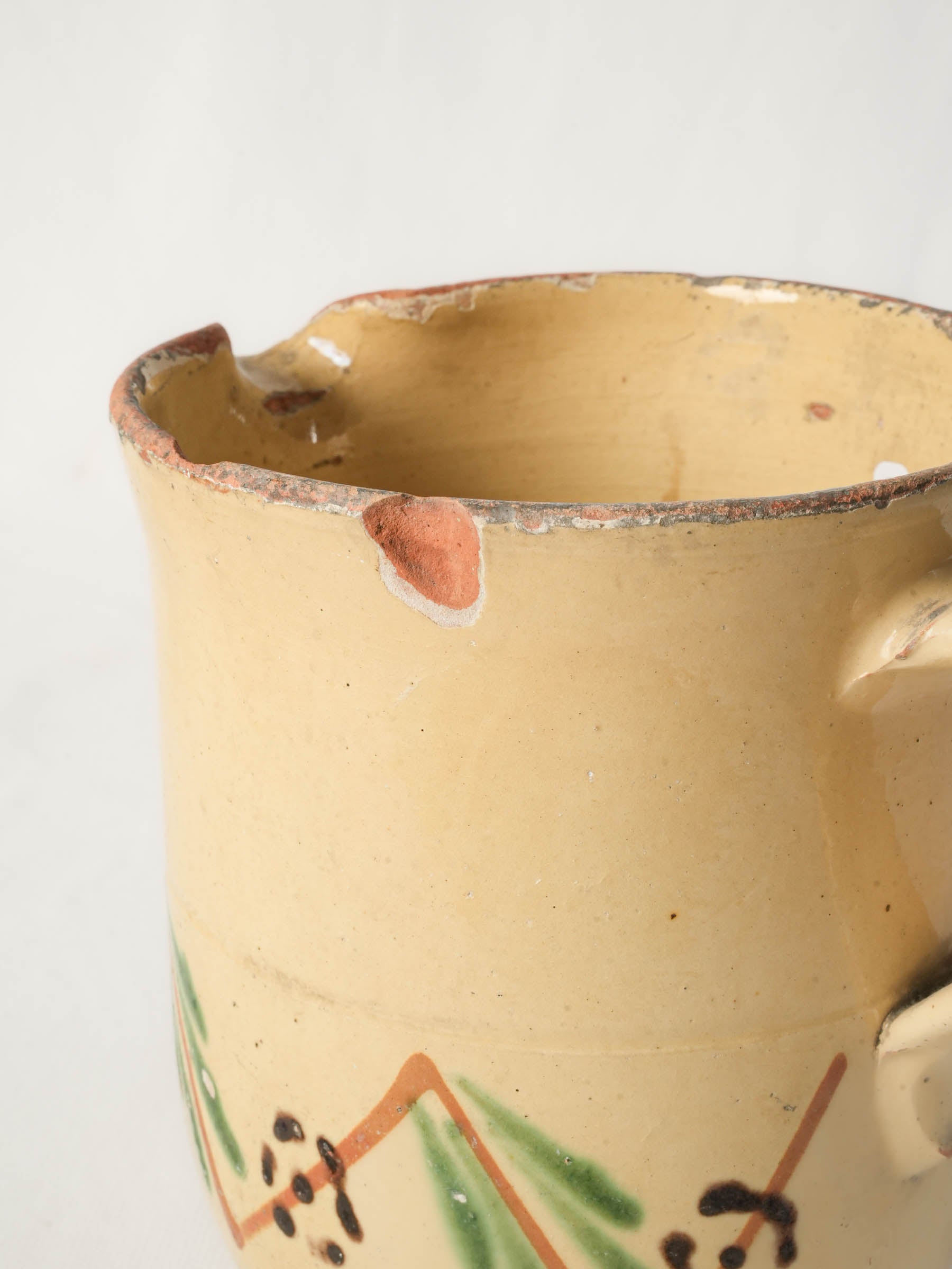 Subtly waisted farmhouse style pitcher