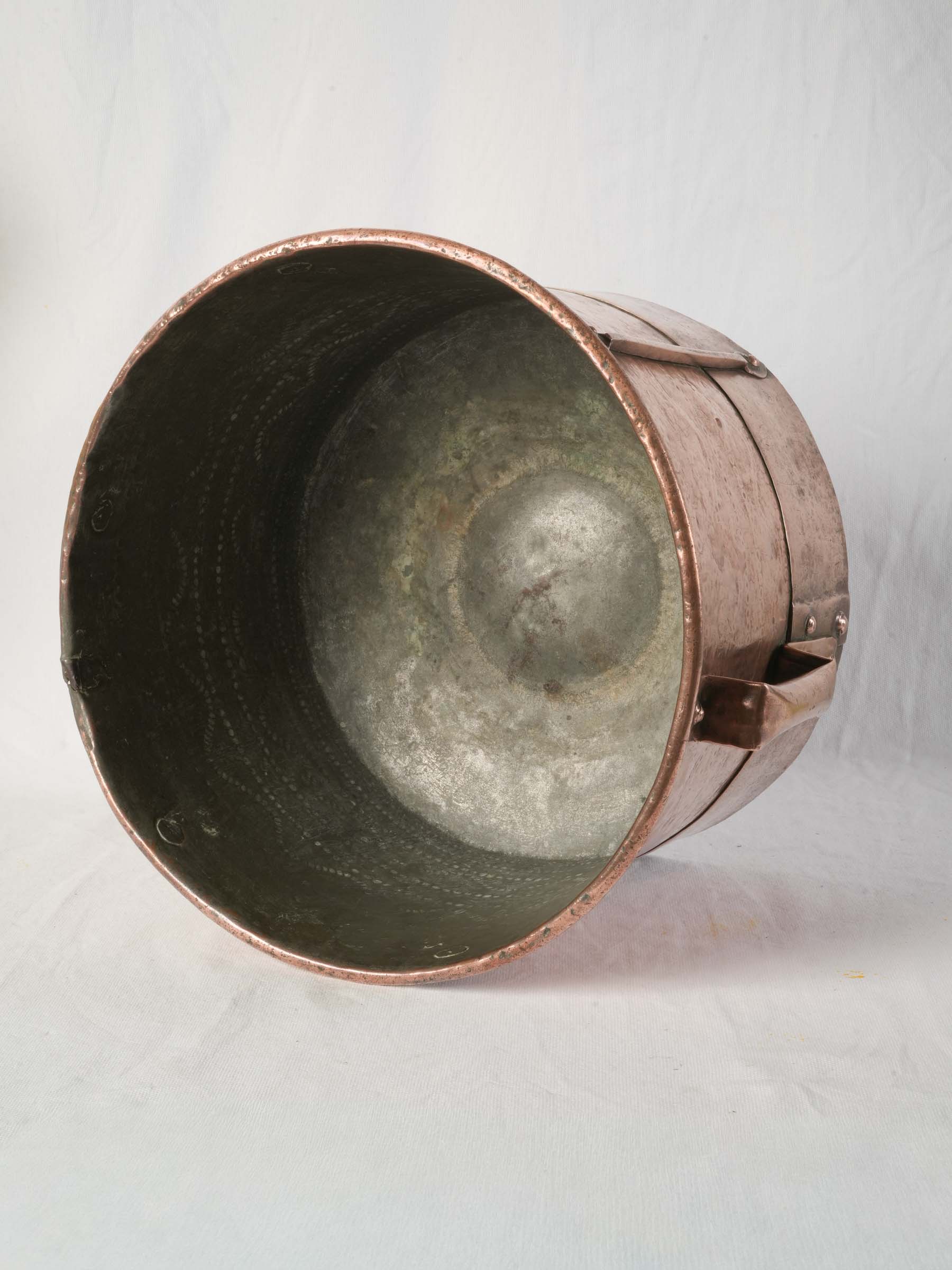 Late 19th century French copper ferrat measure - 10¼"