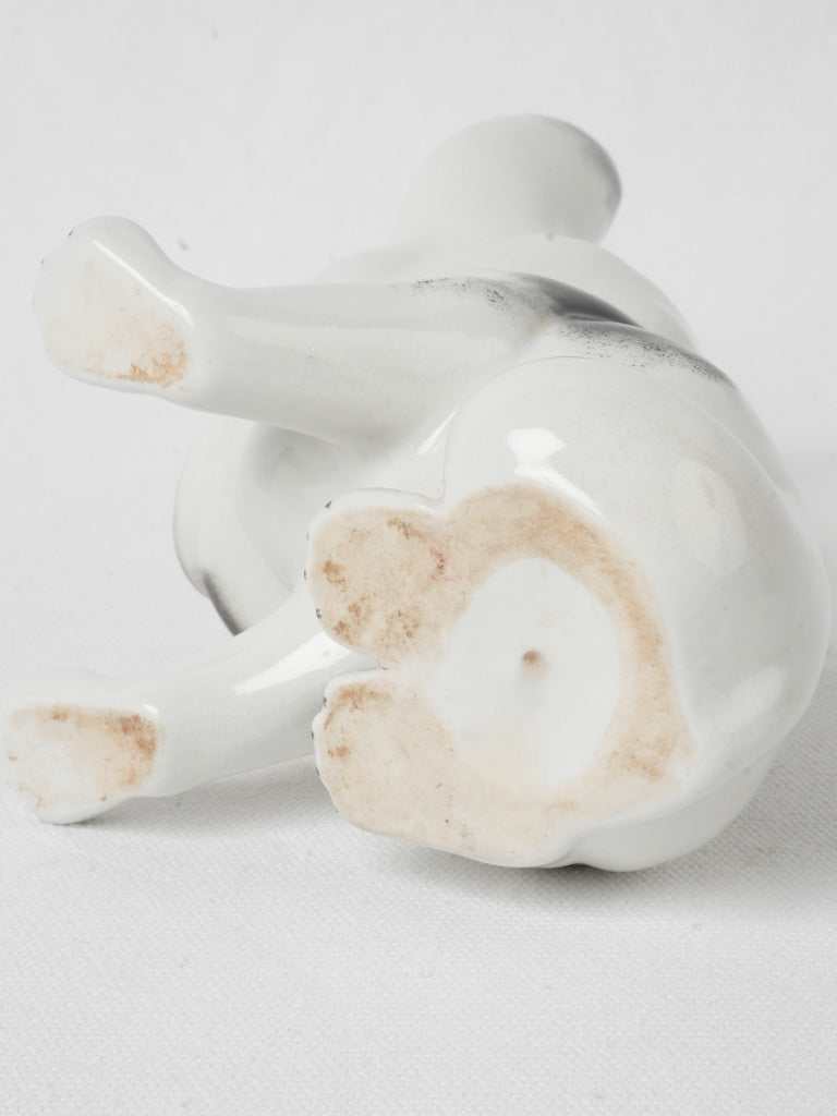 Striking accent bulldog decor item