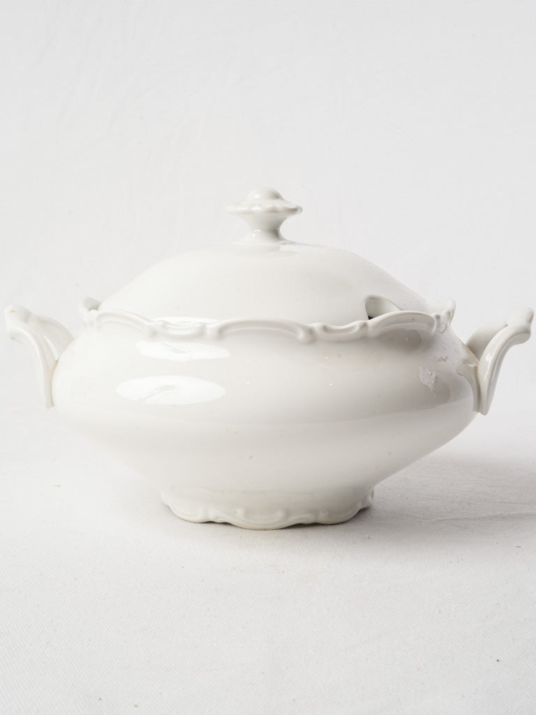 Early 20th Century French Rococo Revival White Ceramic Soup Tureen - 7½"