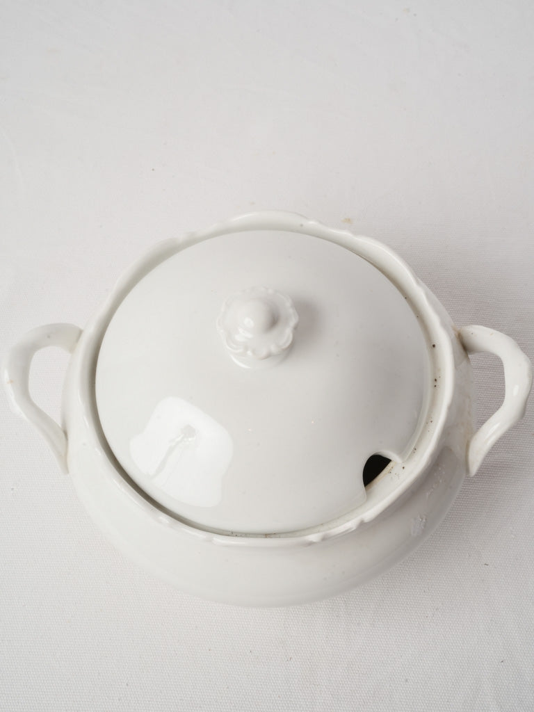 Early 20th Century French Rococo Revival White Ceramic Soup Tureen - 7½"