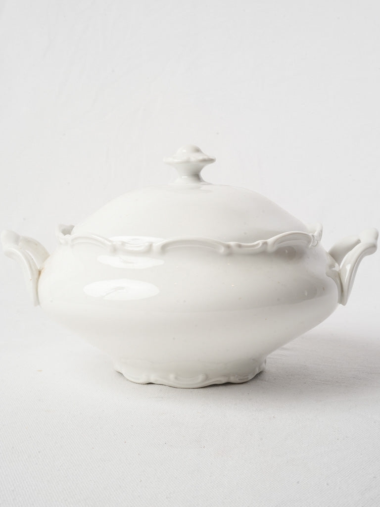 Early 20th Century French Rococo Revival White Ceramic Soup Tureen - 7½"