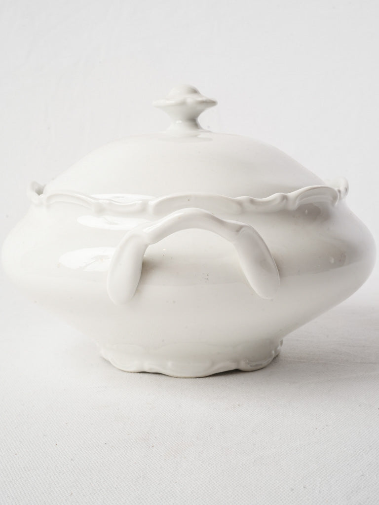 Early 20th Century French Rococo Revival White Ceramic Soup Tureen - 7½"