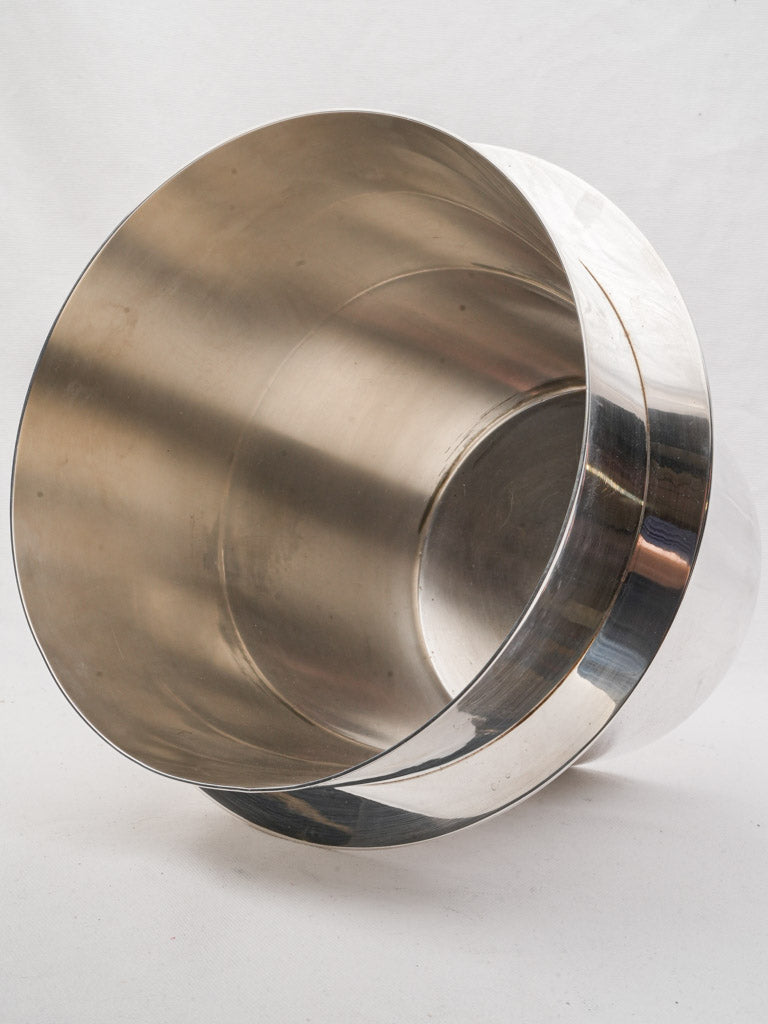 Large geometric-style bar accessory