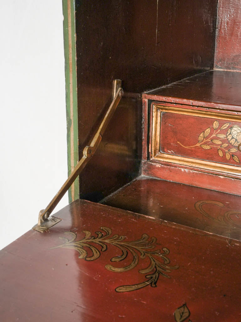 Petite English writing desk