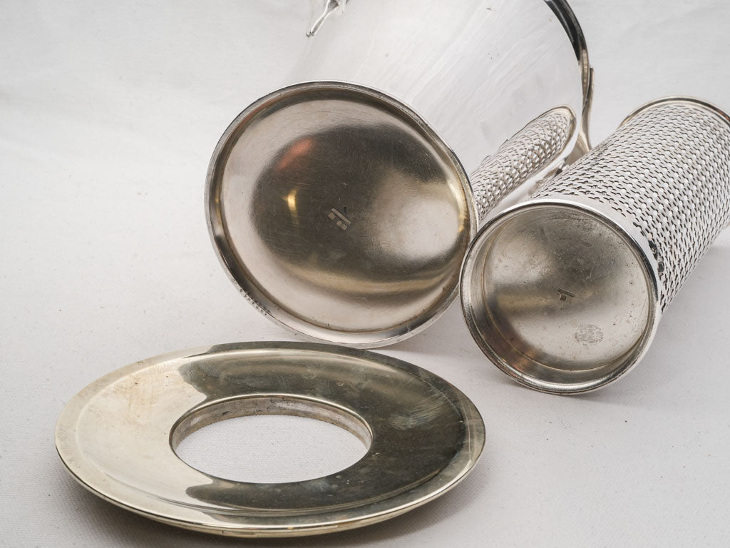 Collectible artisanal decor item