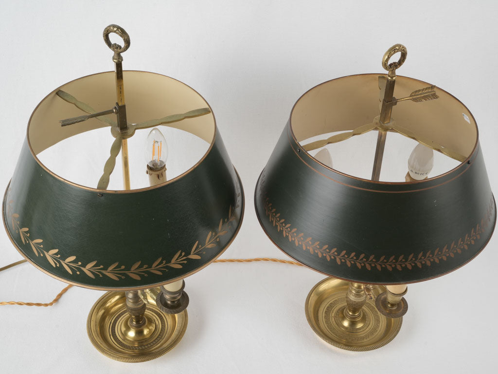 Classic three-arm historical lighting