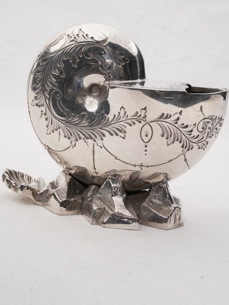 Ornate foliate engraved spoon warmer