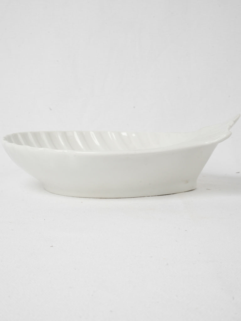 Stylish maritime-inspired porcelain dish