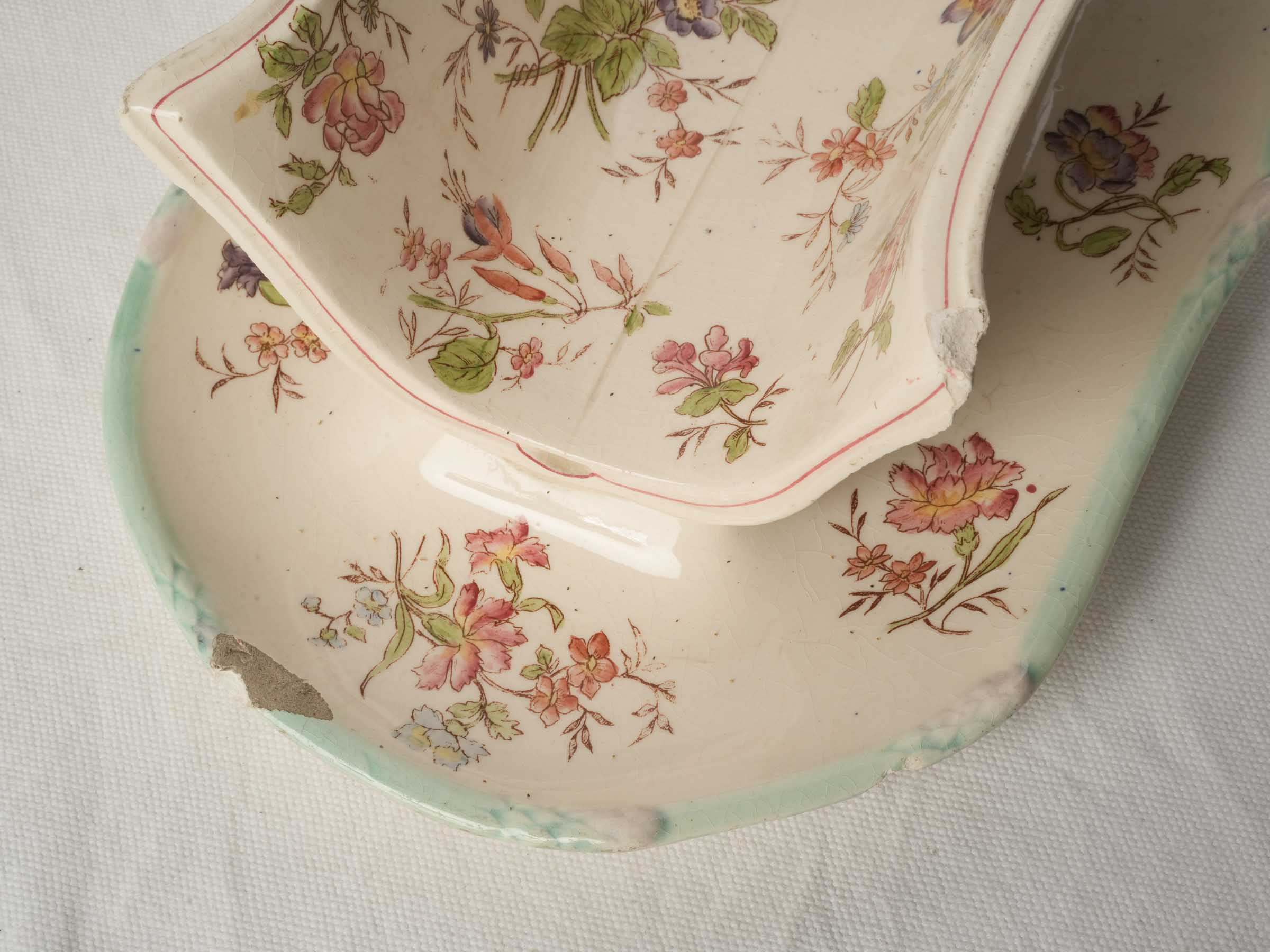 Set of Six Longchamp Terre de Fer Asparagus Serving Plates, Circa 1900 - 9¾"