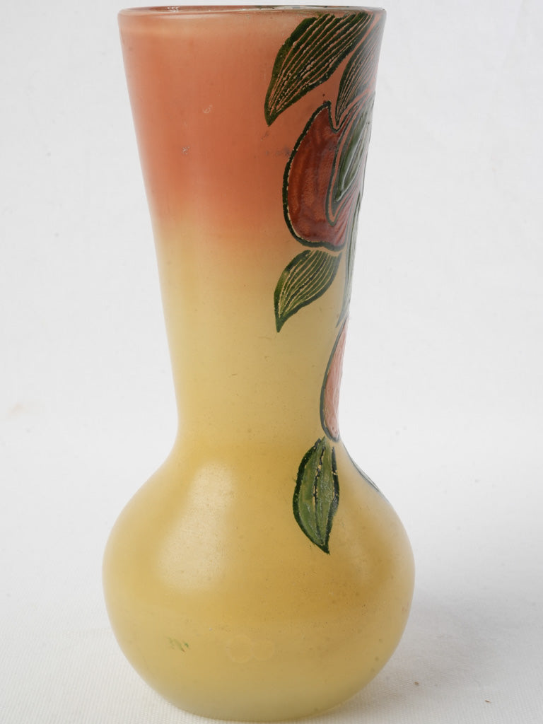 Bold contour line vase