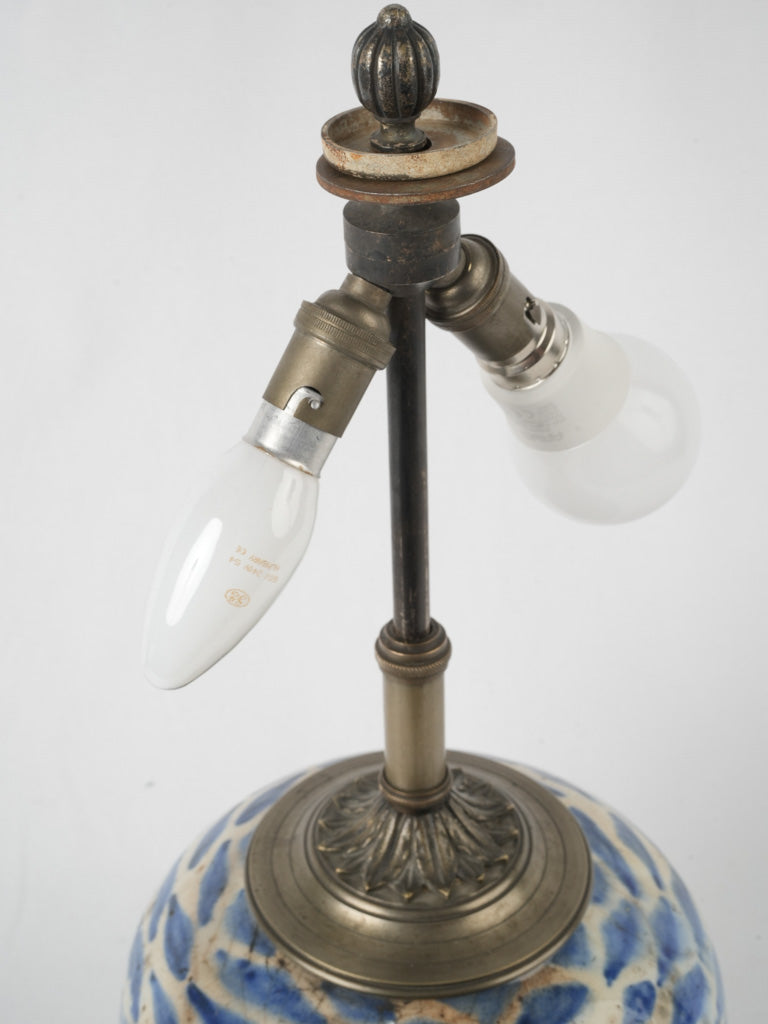 Timeless Chinese ceramic table lamp