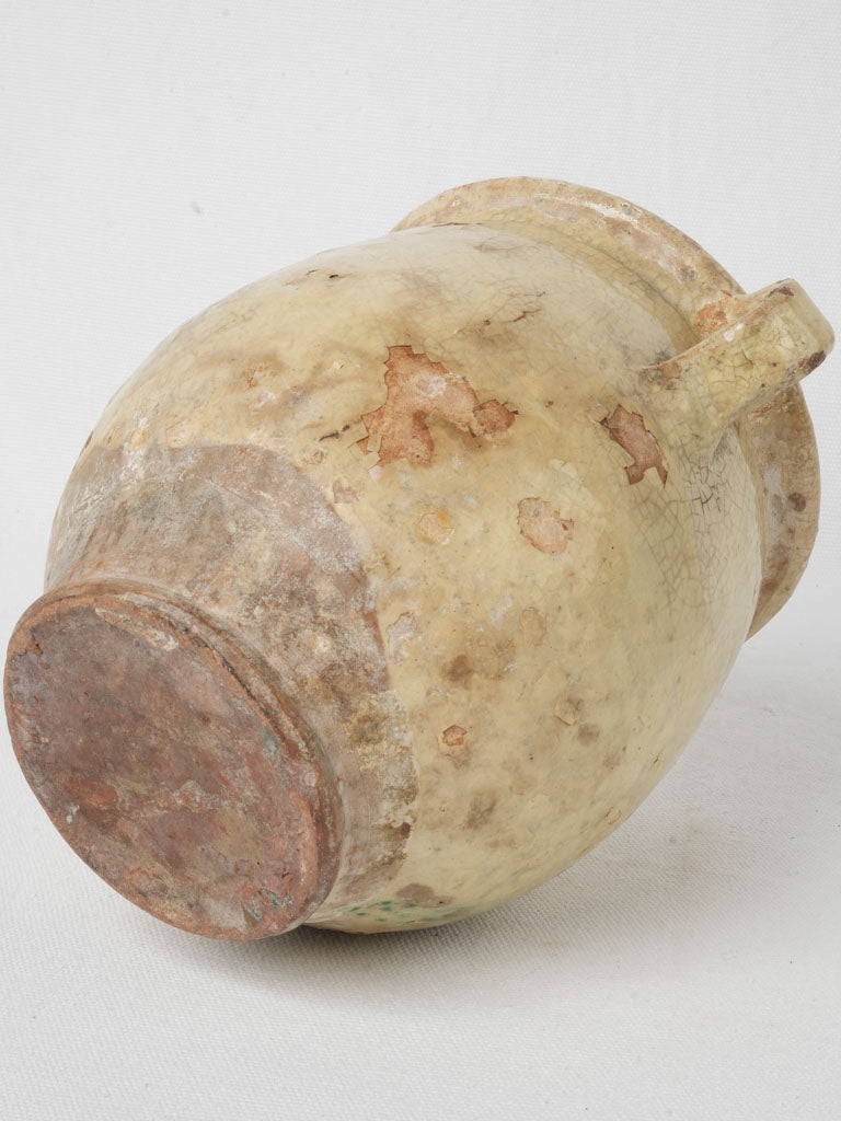Distinctive decorative centerpiece vessel