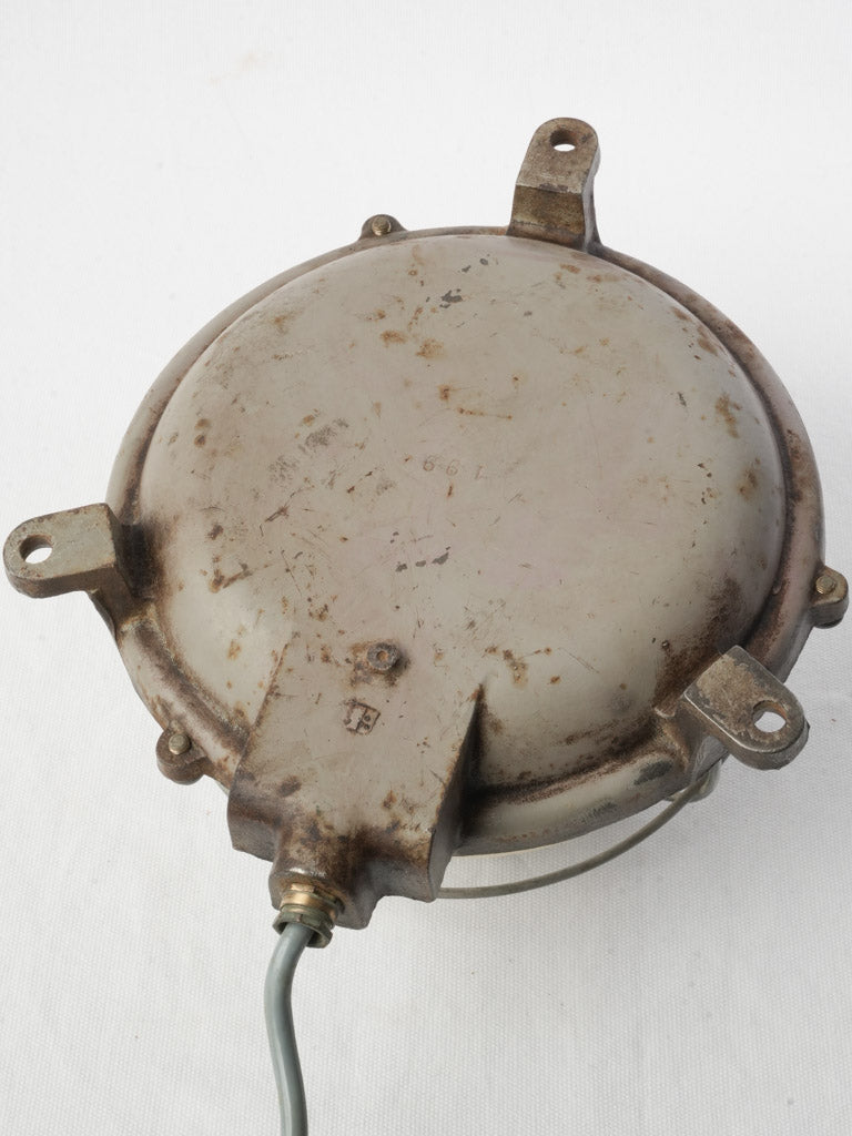 Quiet Characterful Mudroom Wall Light