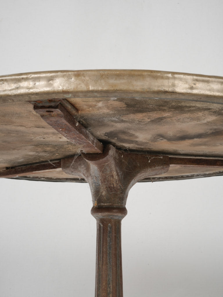 Decorative 1880s vintage rooster motifs gueridon