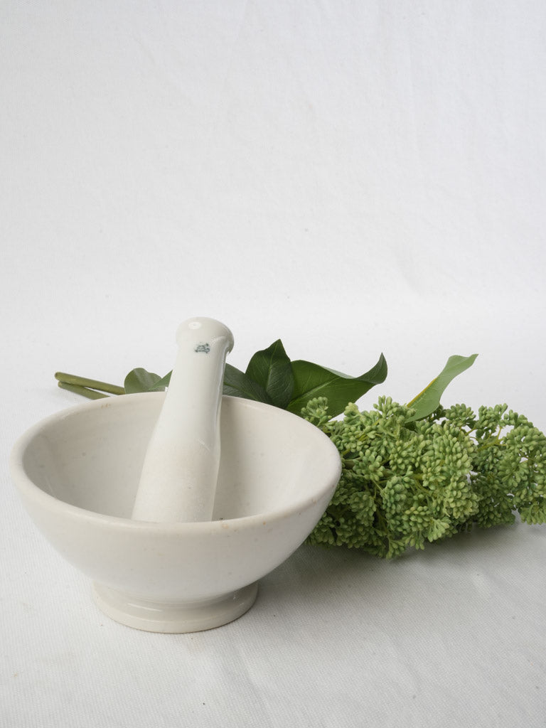 Mid-century ivory glazed pestle
