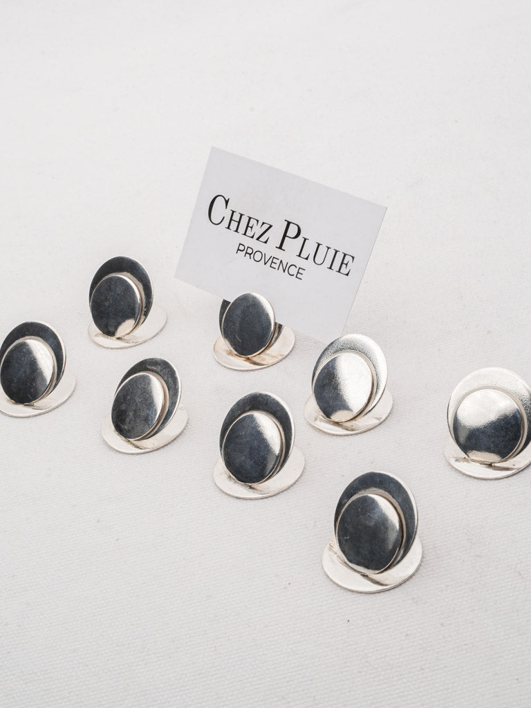 Thoughtful vintage silver setting accessories