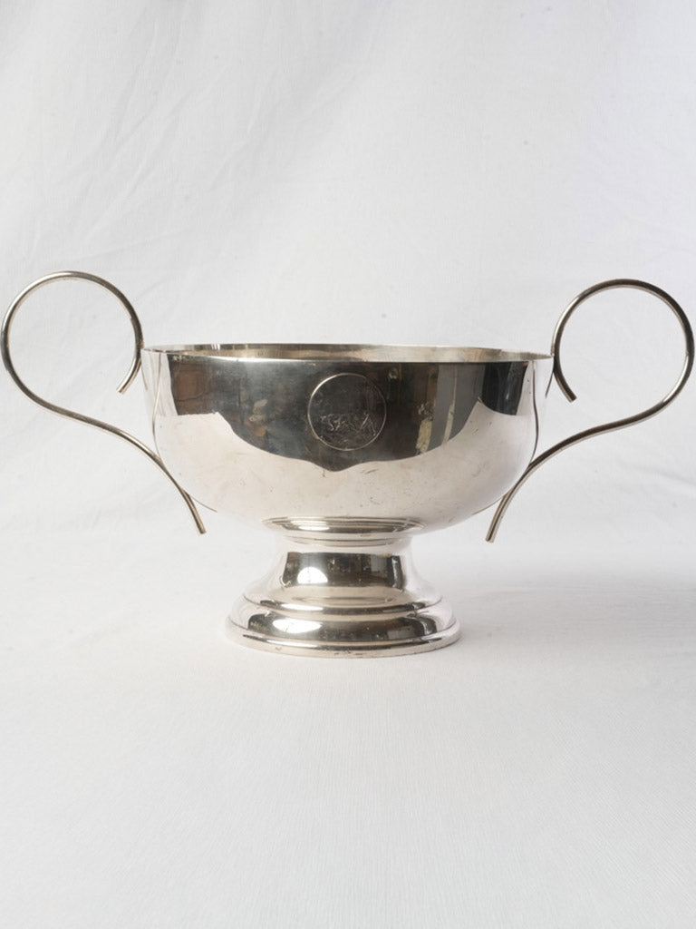 Timeless reflective champagne cooler