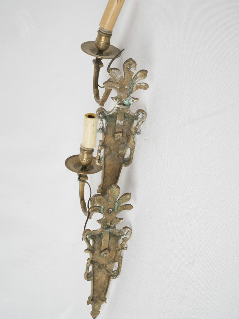 Stylish, French Louis XVI bronze sconce