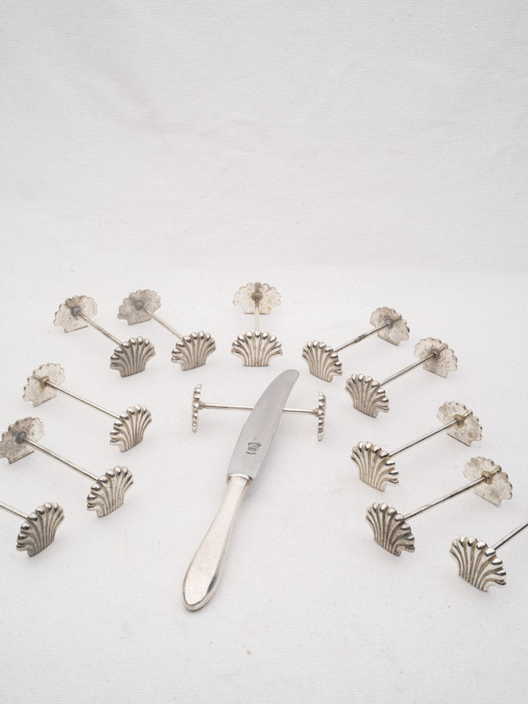 Old-world elegant knife holders