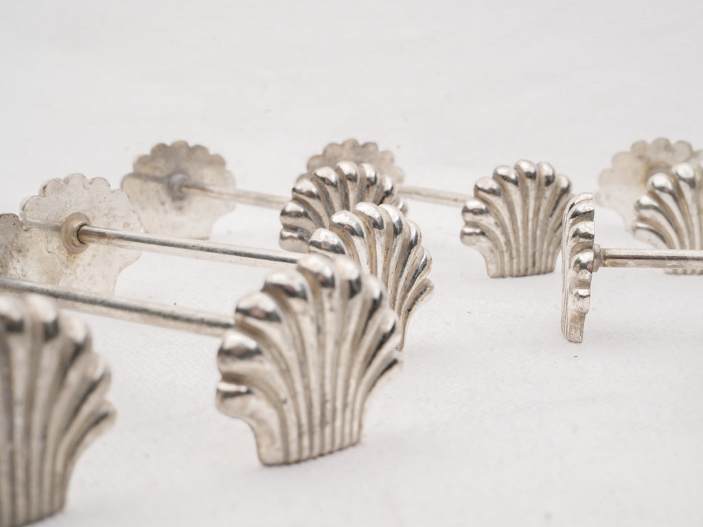 Timeless French dining table accessories