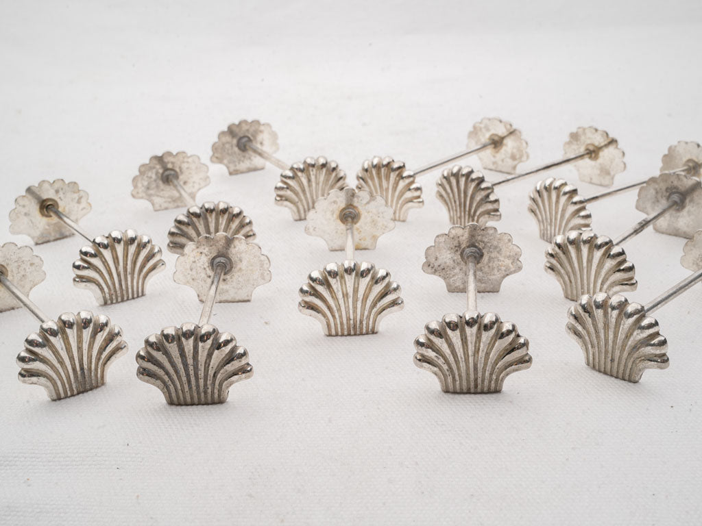 Refined marine-themed table accessory
